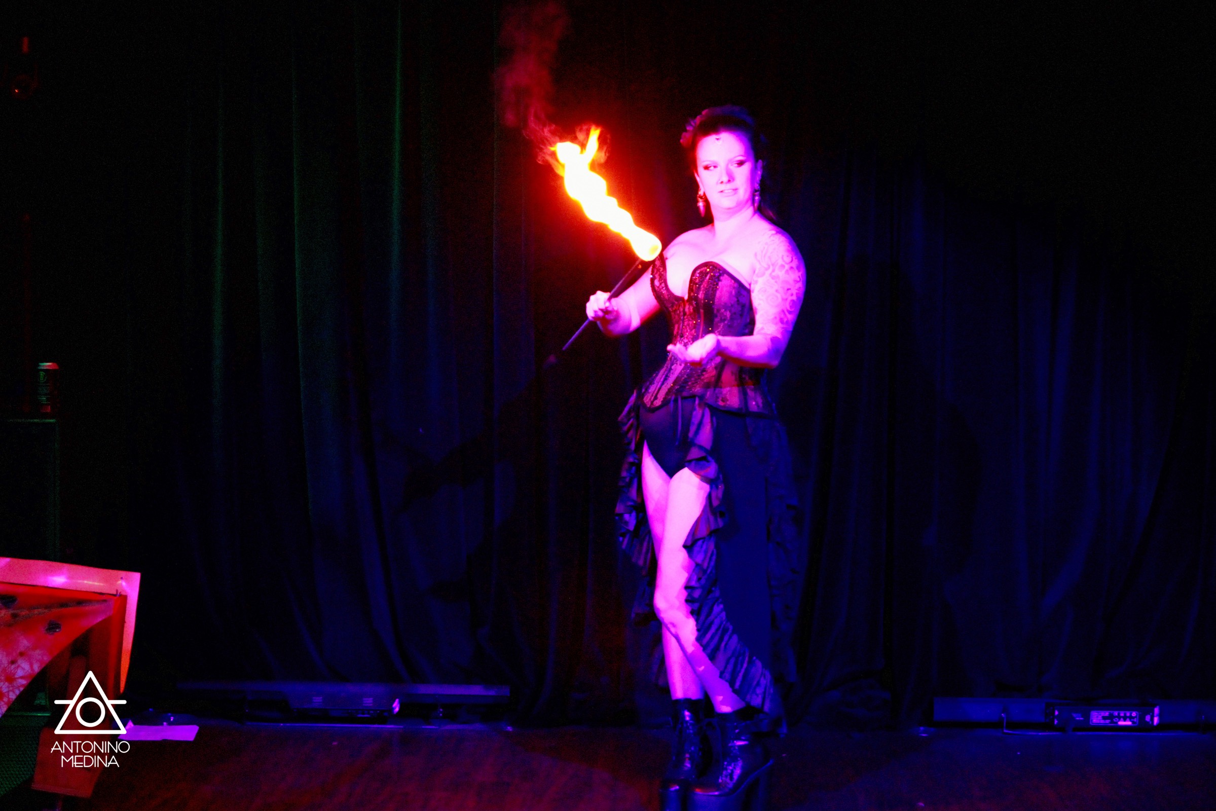 Enrika's 30 X Neon-lympiades X Cabaret X Rave 30 Ans