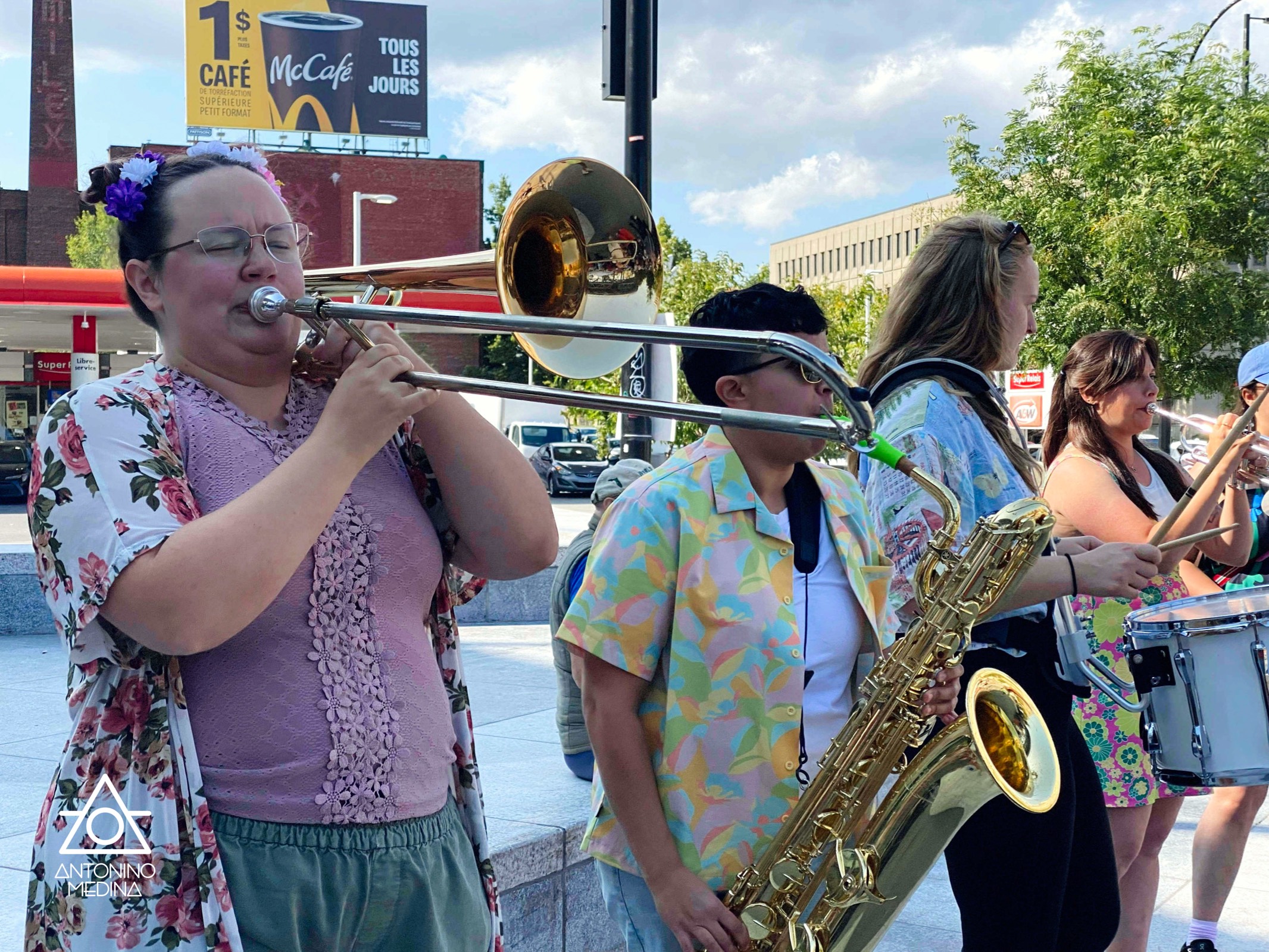 Place du Grand-Cirque-Ordinaire en présence de la mairesse de M