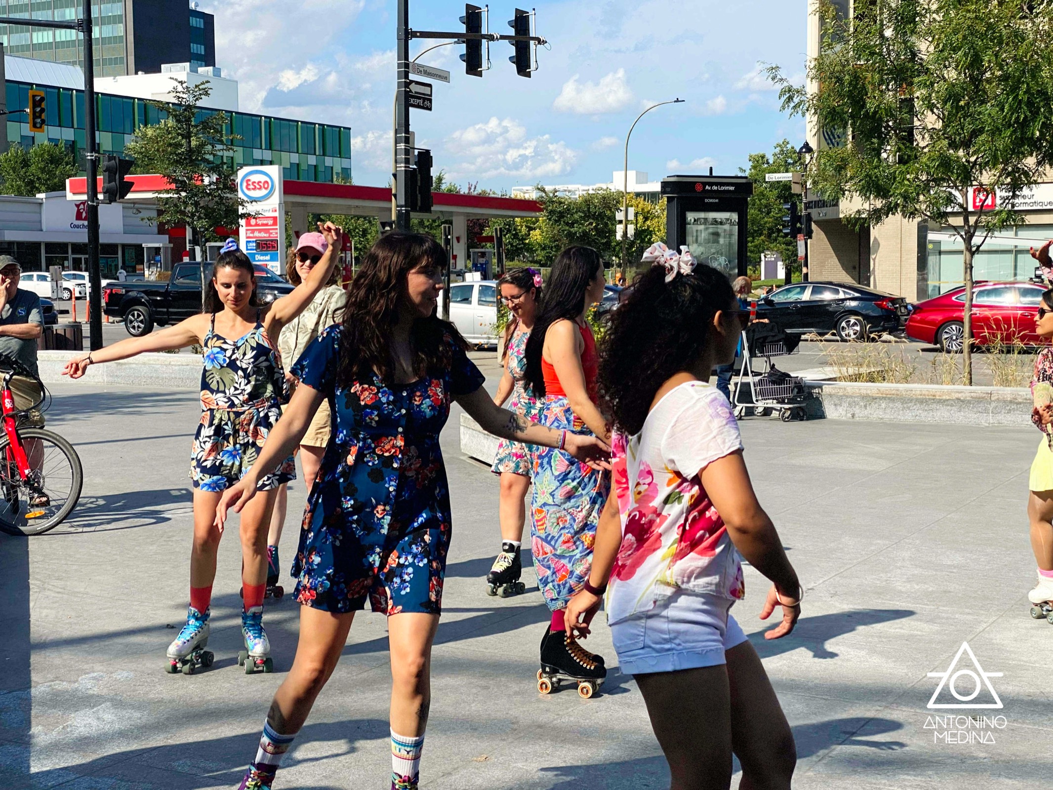 Place du Grand-Cirque-Ordinaire en présence de la mairesse de M