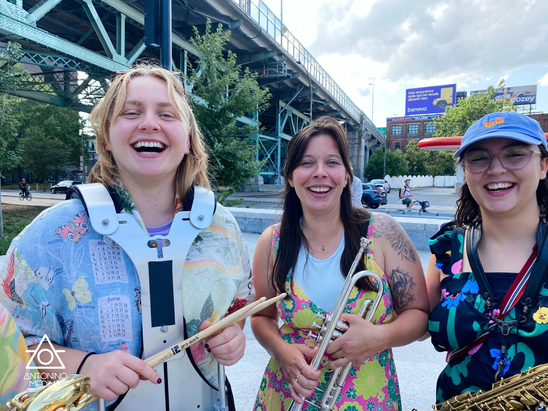 Place du Grand-Cirque-Ordinaire en présence de la mairesse de M