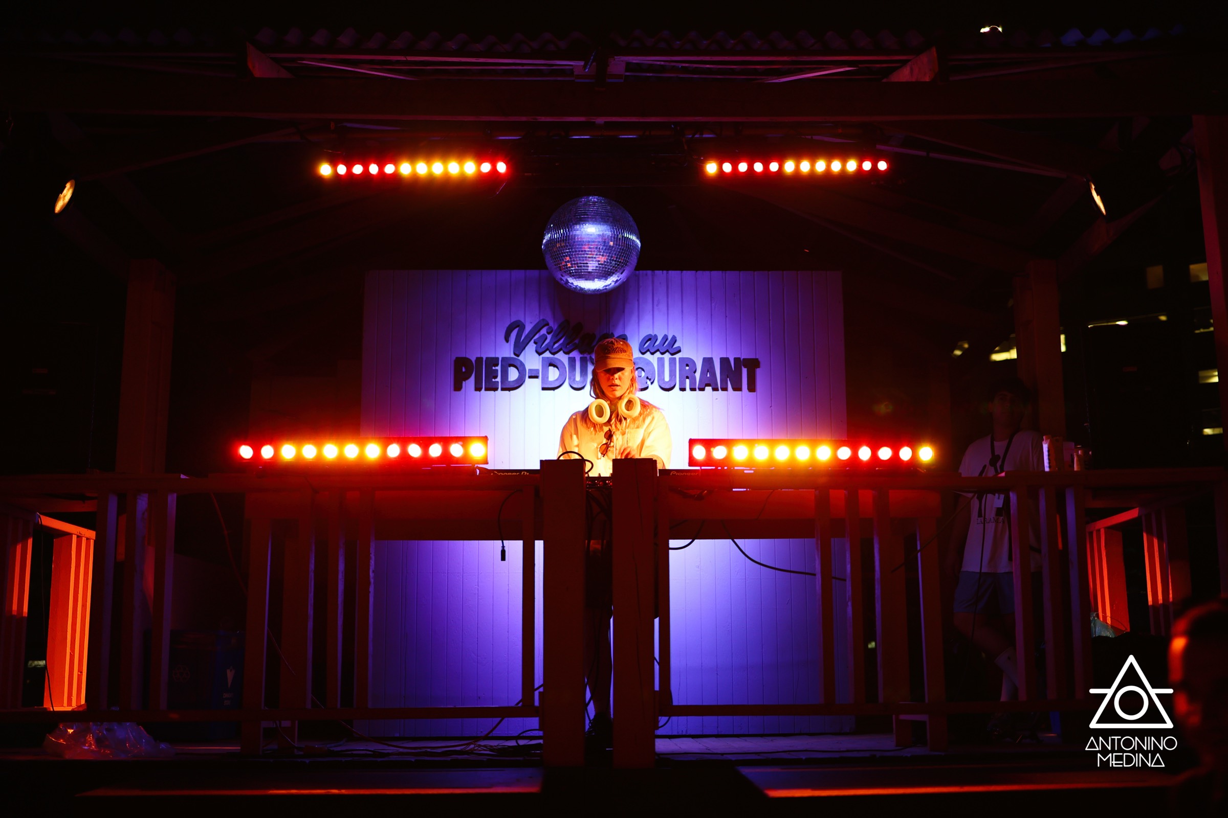 Arielle Roberge - Village au Pied-du-Courant (Disco night: La Ro