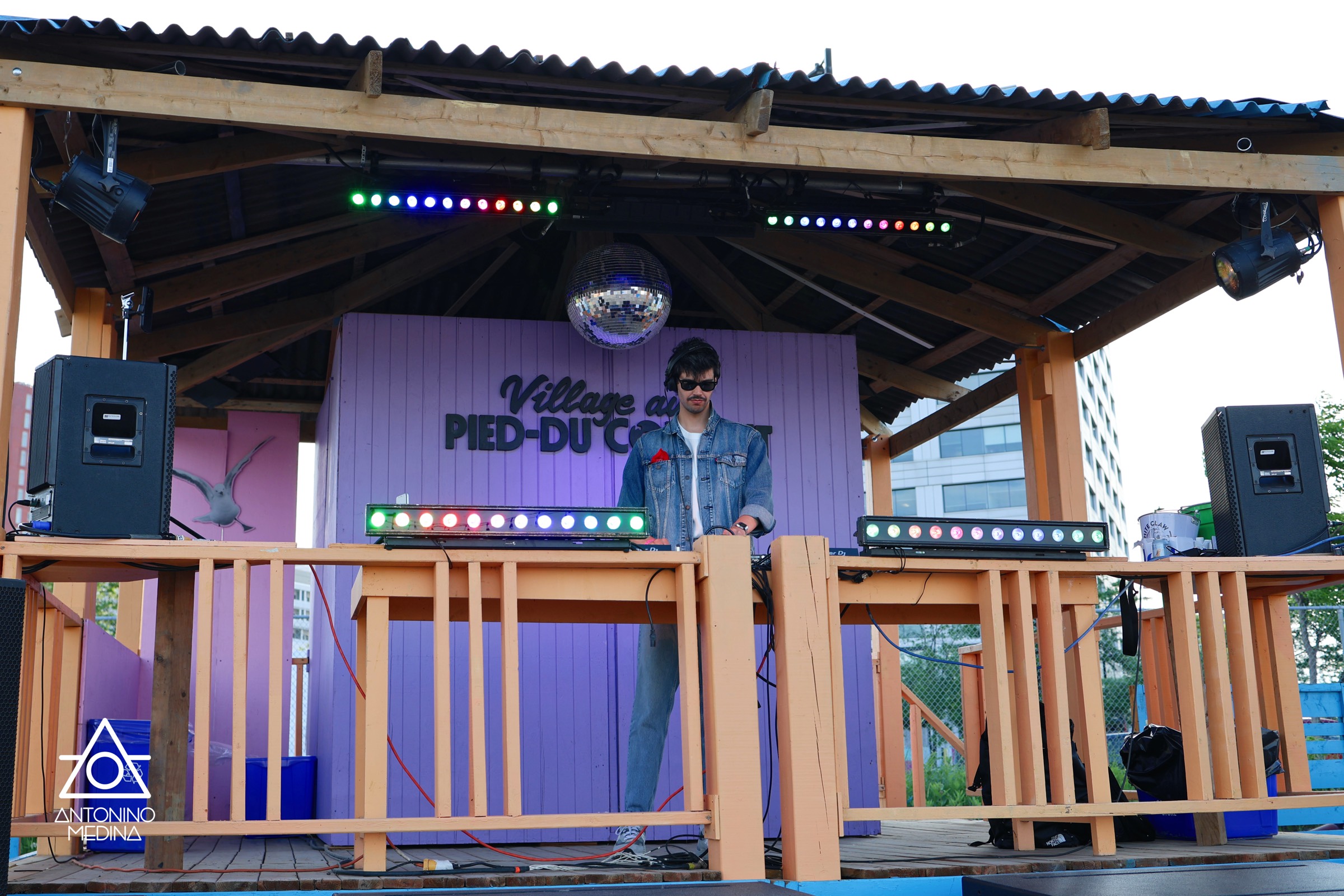 Arielle Roberge - Village au Pied-du-Courant (Disco night: La Ro