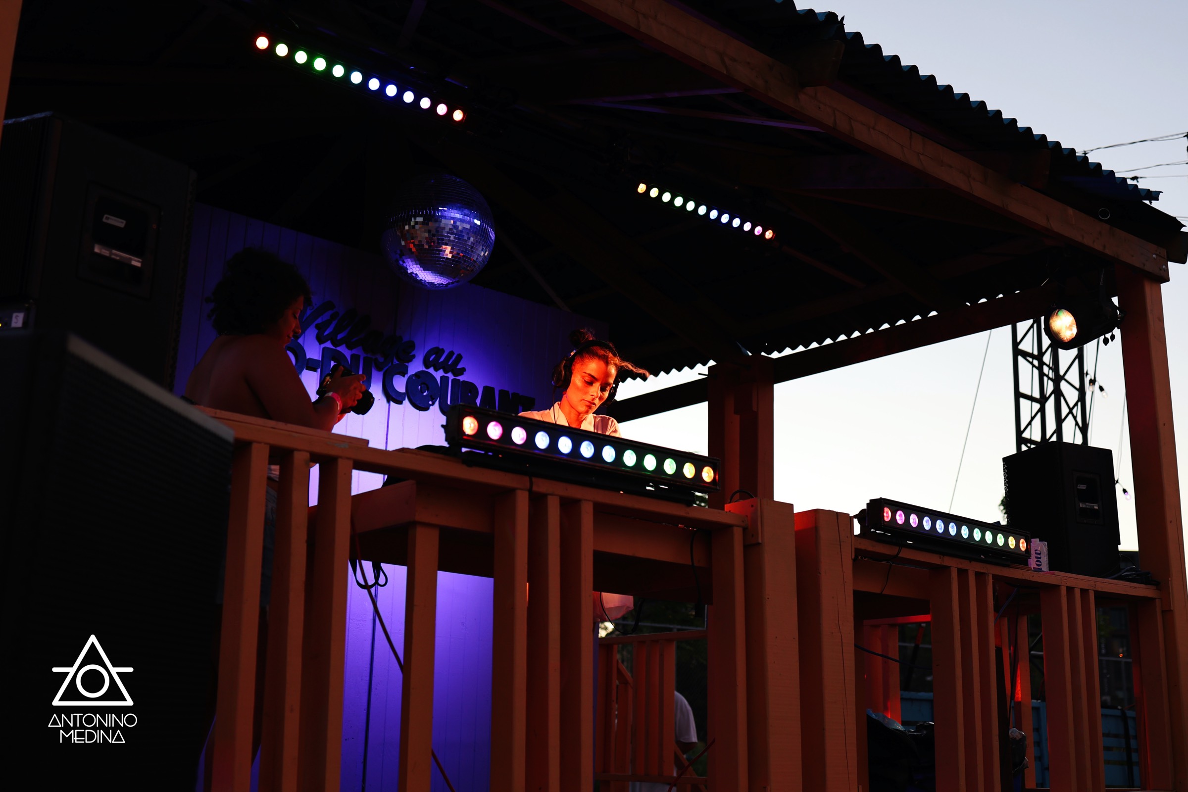Arielle Roberge - Village au Pied-du-Courant (Disco night: La Ro