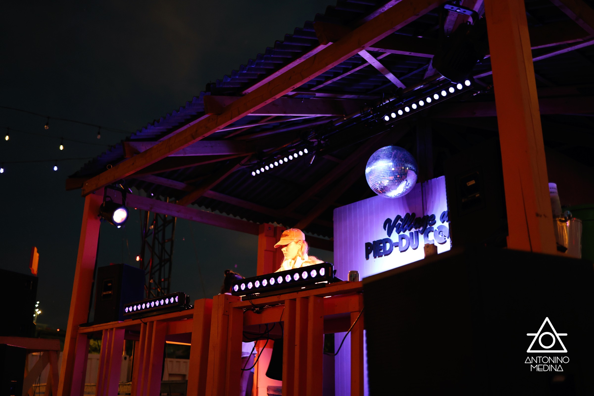 Arielle Roberge - Village au Pied-du-Courant (Disco night: La Ro