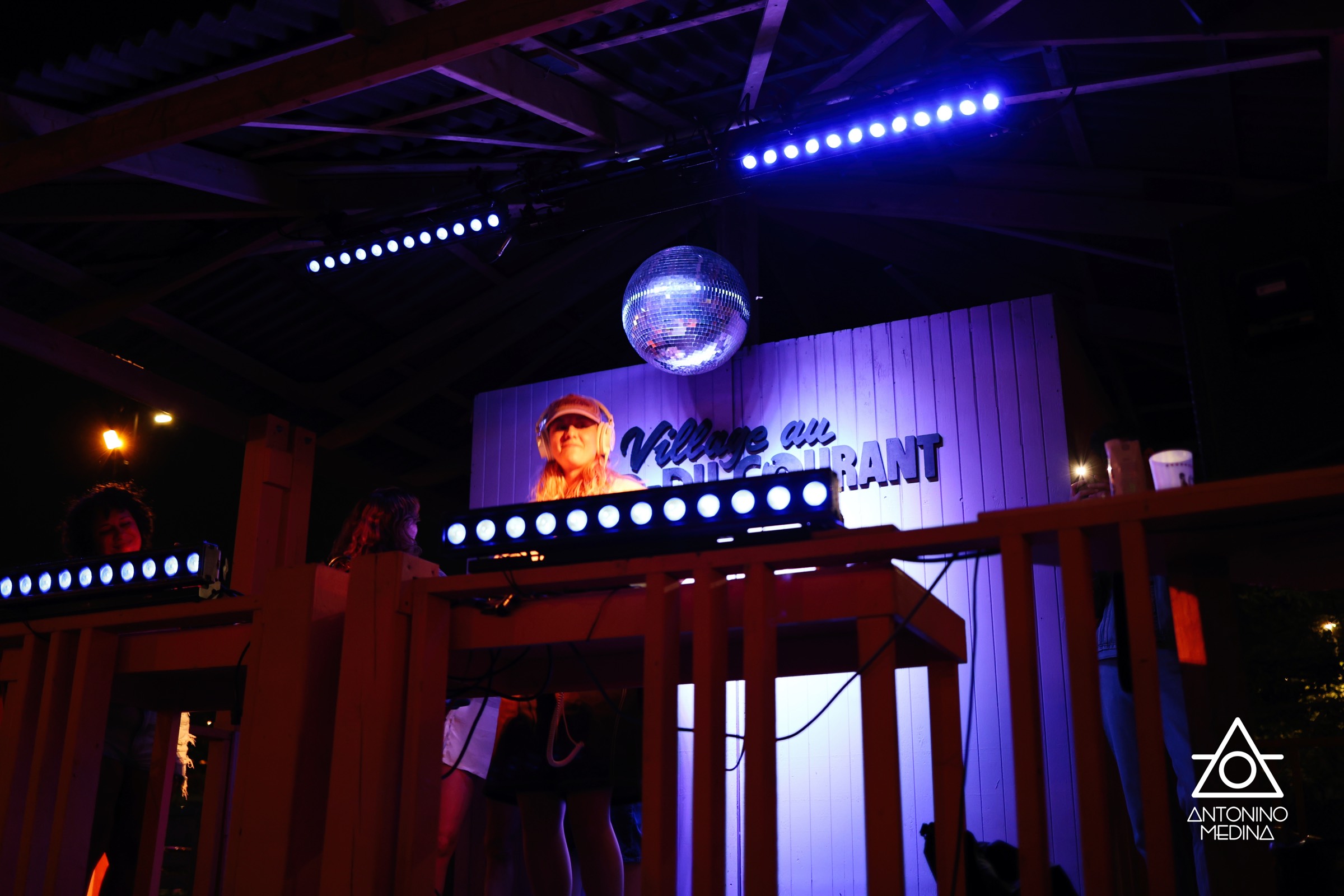 Arielle Roberge - Village au Pied-du-Courant (Disco night: La Ro