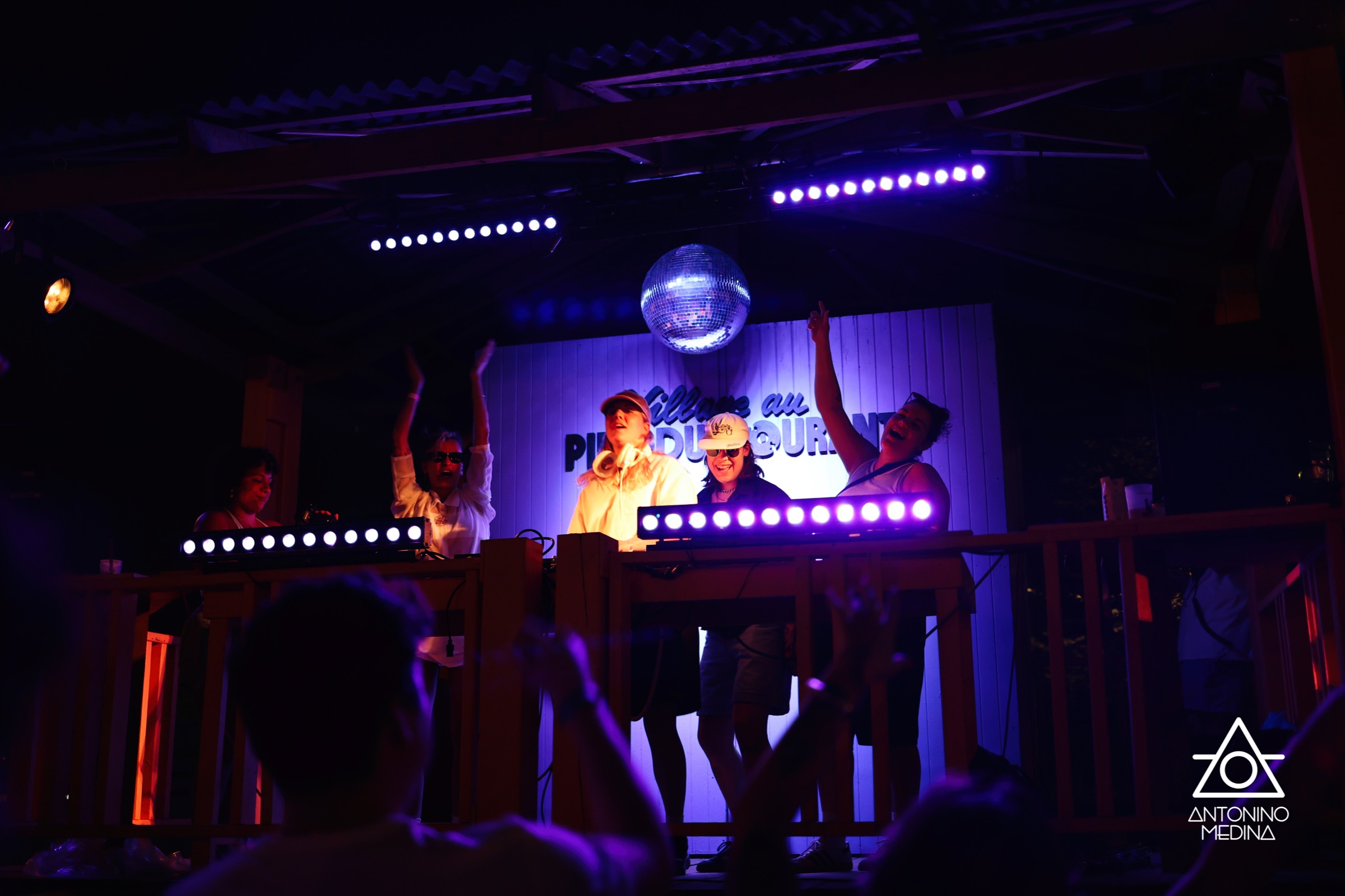 Arielle Roberge - Village au Pied-du-Courant (Disco night: La Ro