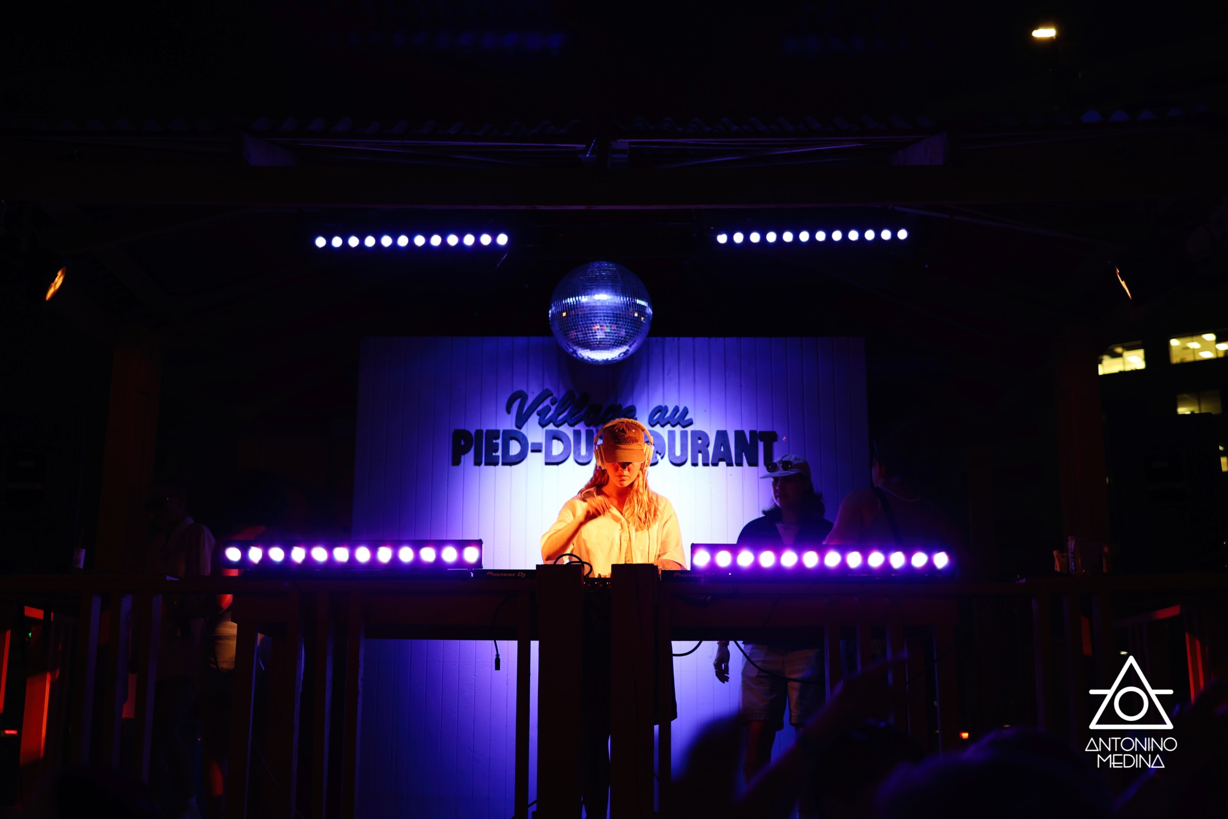 Arielle Roberge - Village au Pied-du-Courant (Disco night: La Ro