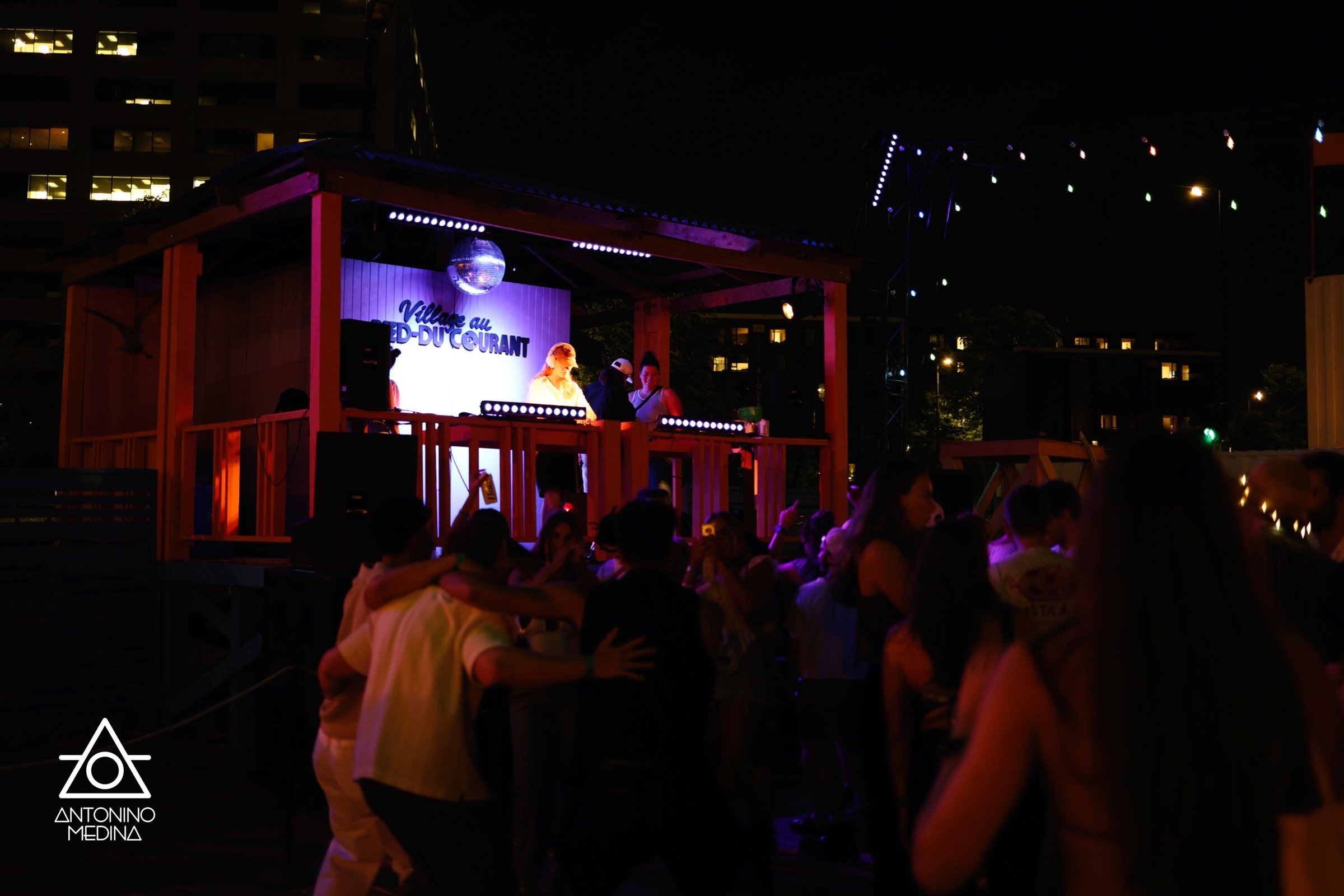Arielle Roberge - Village au Pied-du-Courant (Disco night: La Ro