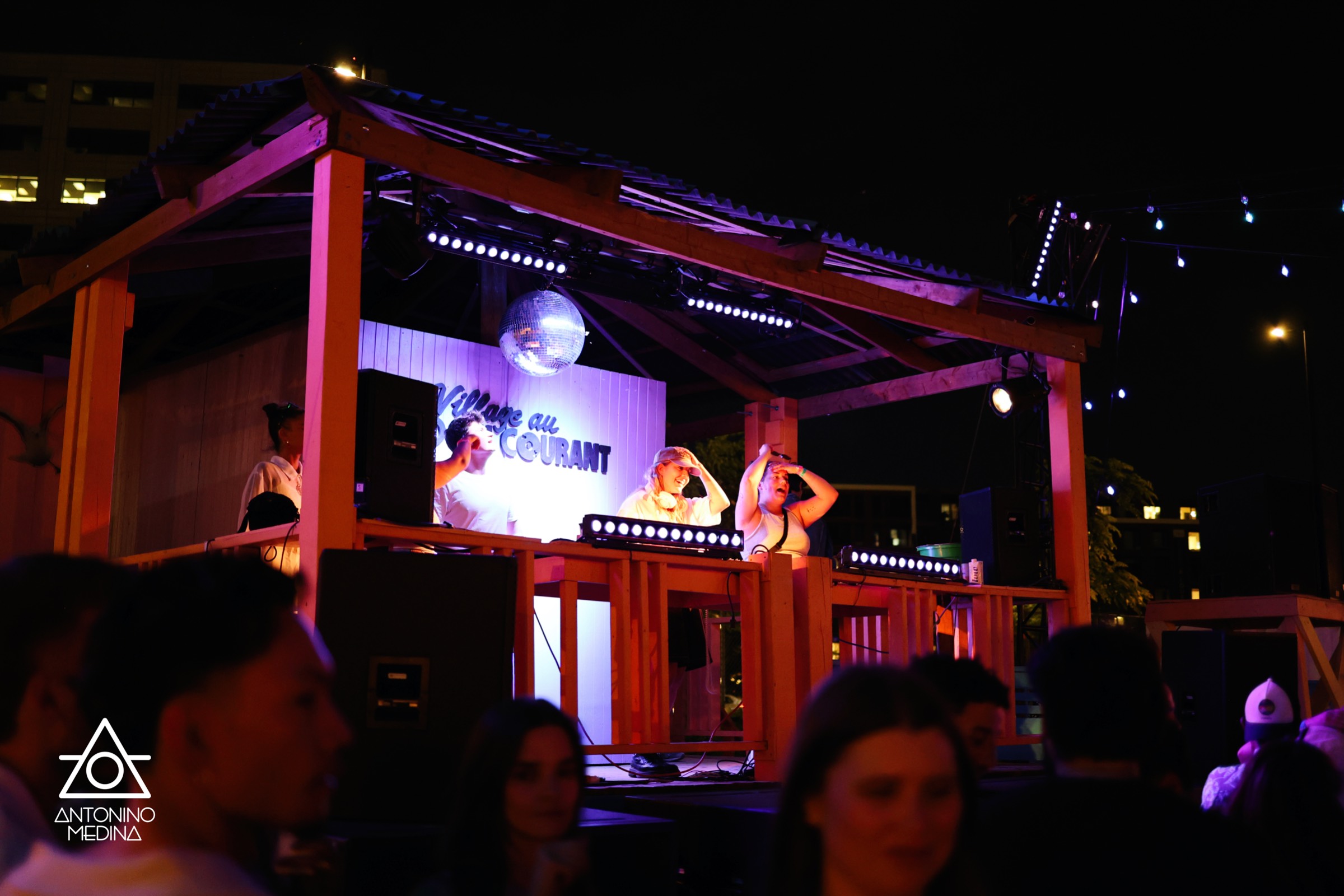Arielle Roberge - Village au Pied-du-Courant (Disco night: La Ro